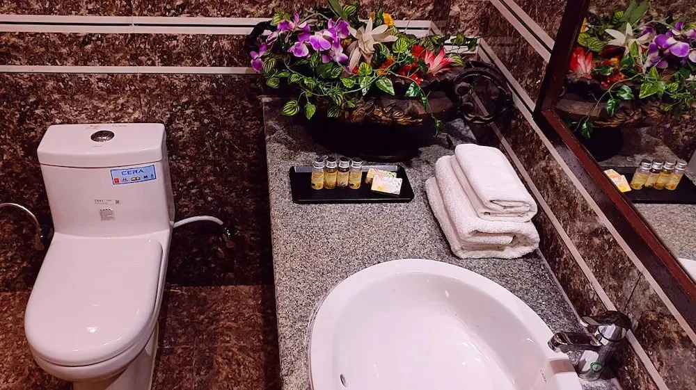 Park Square Hotel And Banquet