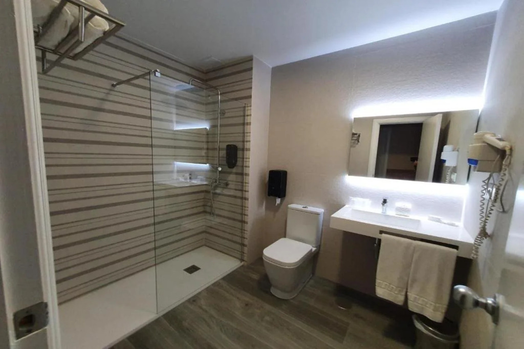 Hotel Azar