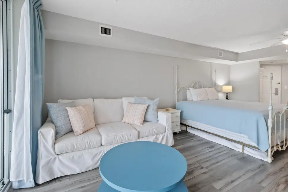Yacht Club Villas #2-504 4 Bedroom Condo by RedAwning