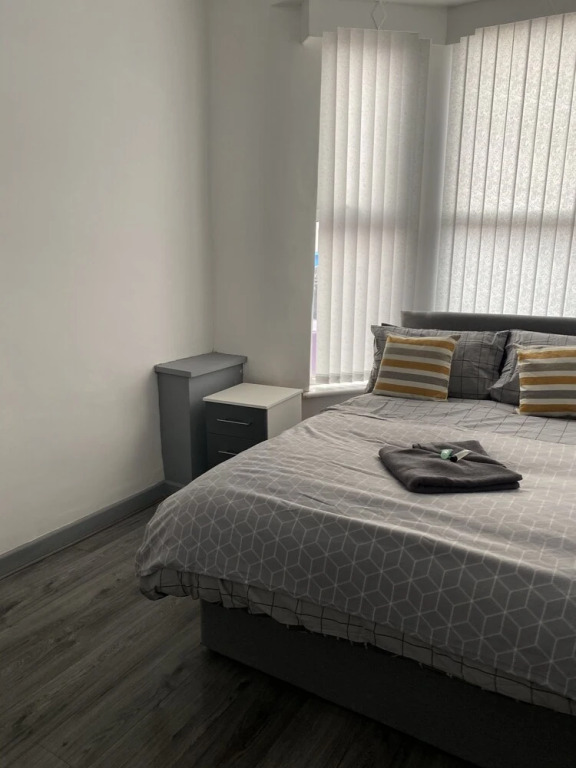 Contractor Accomodation 3-bed House in Liverpool