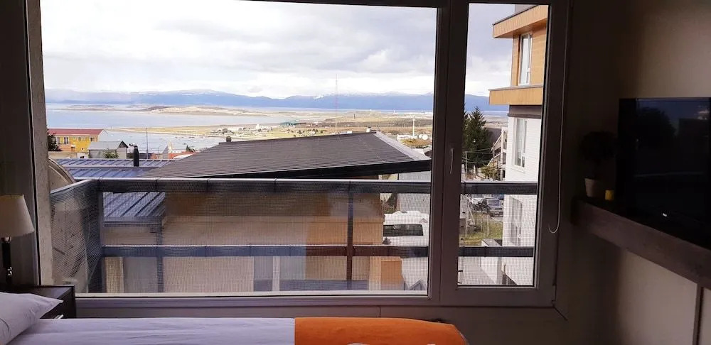 Ushuaia Flat IV