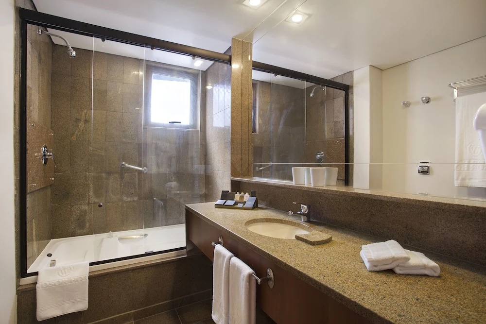 Naoum Plaza Hotel