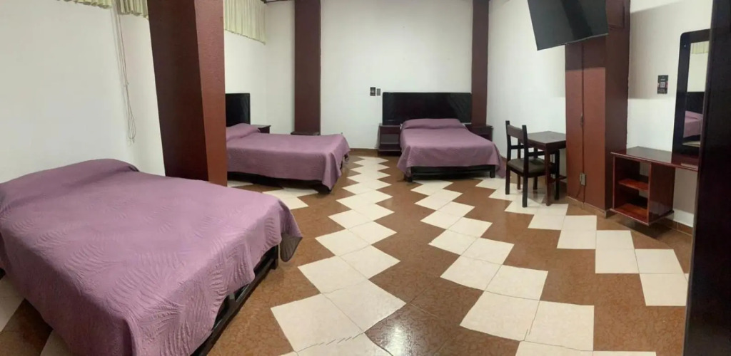 HOTEL y Vapor PLAZA