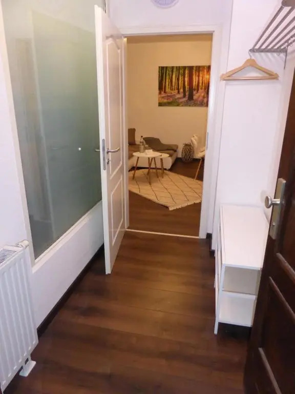 Ferienwohnung Goethe, 2 Schlafzimmer, Nähe Zentrum & Uni, ruhig, free Wifi, kostenloses Parken, Erdgeschoss