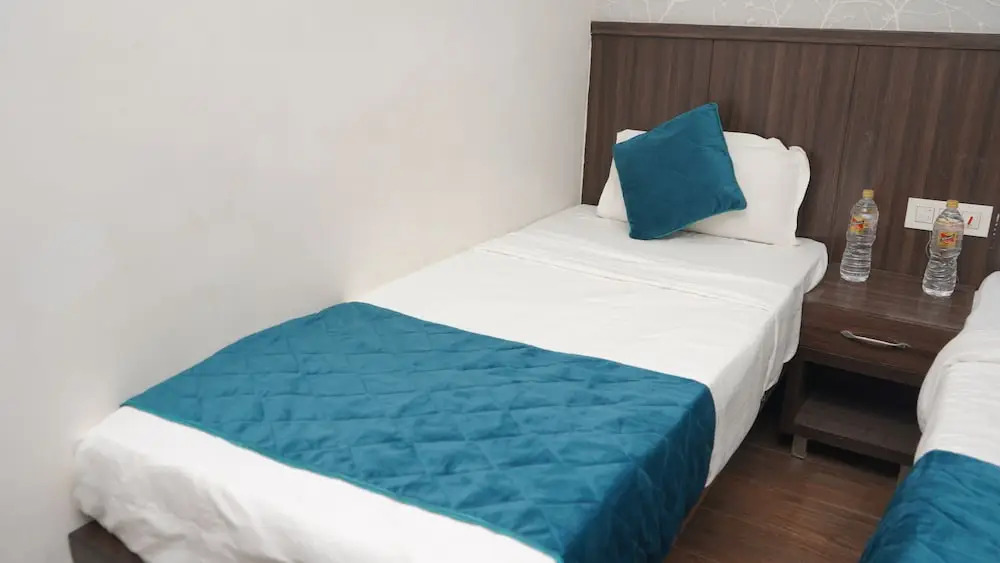Qotel Hotel Rajouri Garden