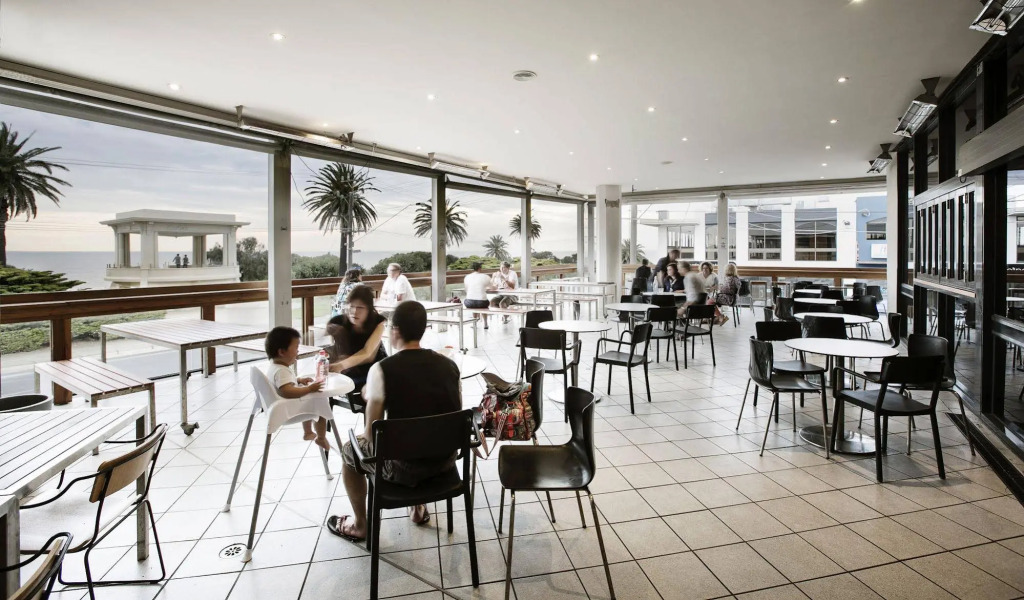 Sandringham Hotel