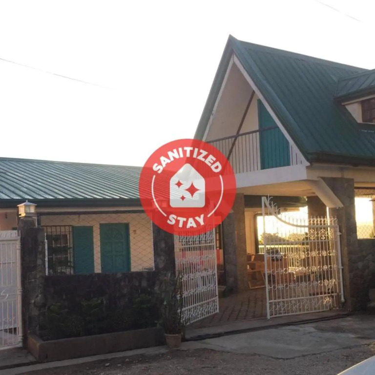 OYO 742 Blythe 888 De Jardin Transient House