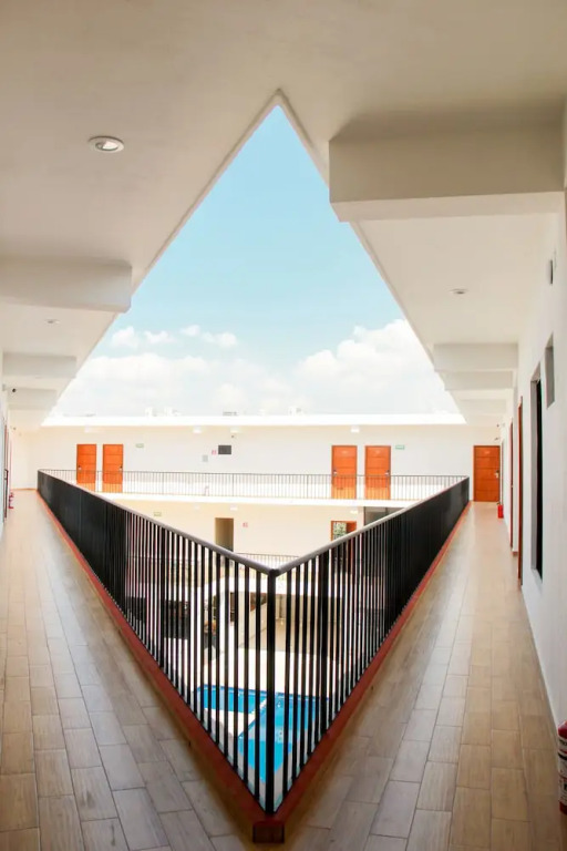 Acacia Hotel