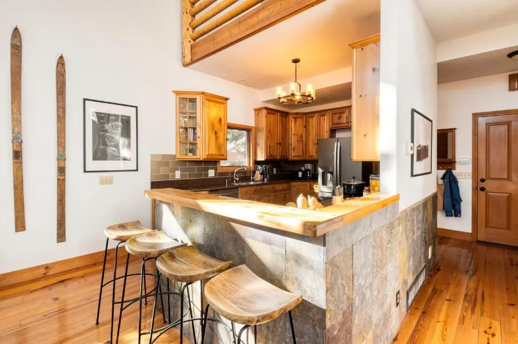 Silver Hollow by AvantStay Gorgeous Secluded Park City Home w Hot Tub and Pine Tree Views