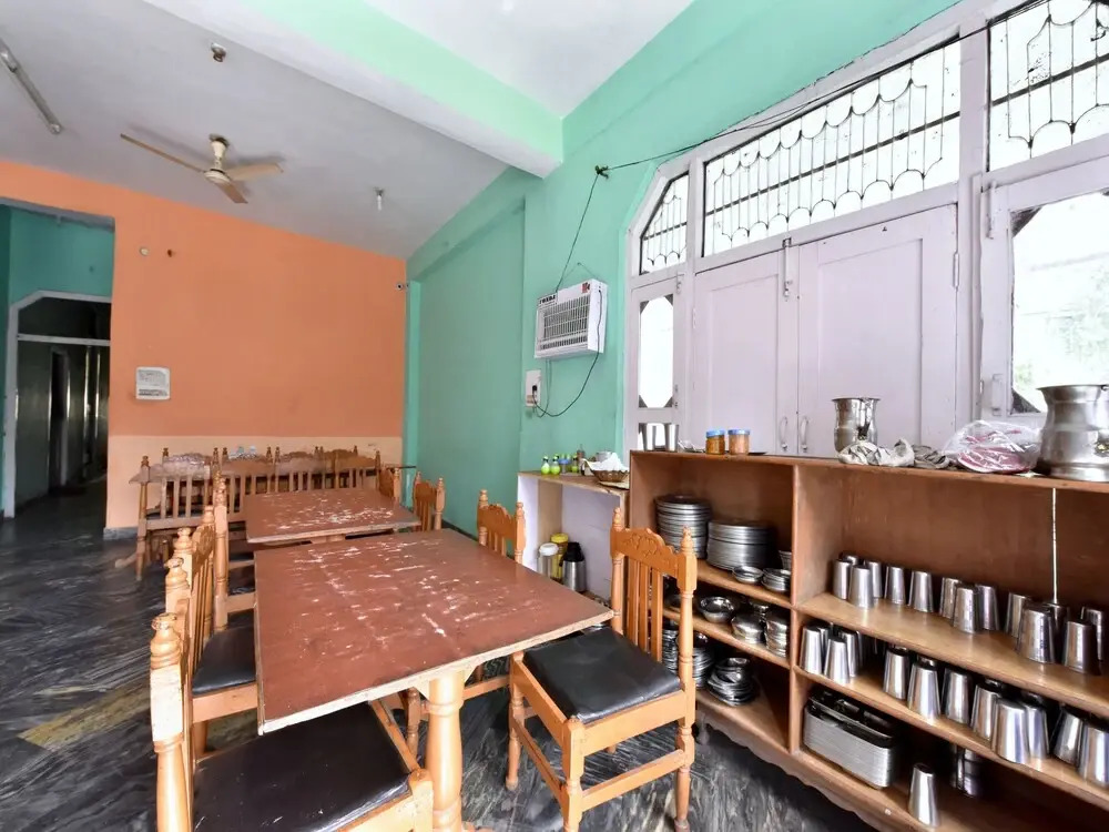 OYO 12846 Hotel Sunita
