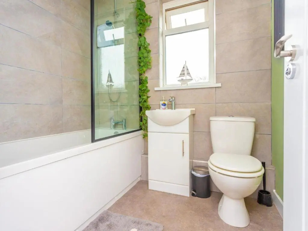 4BD Portrush Home for the Whole Family