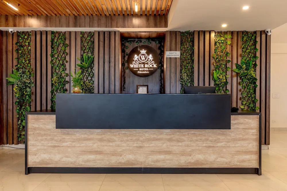 Hotel White Rock By The Solitaire Hospitality