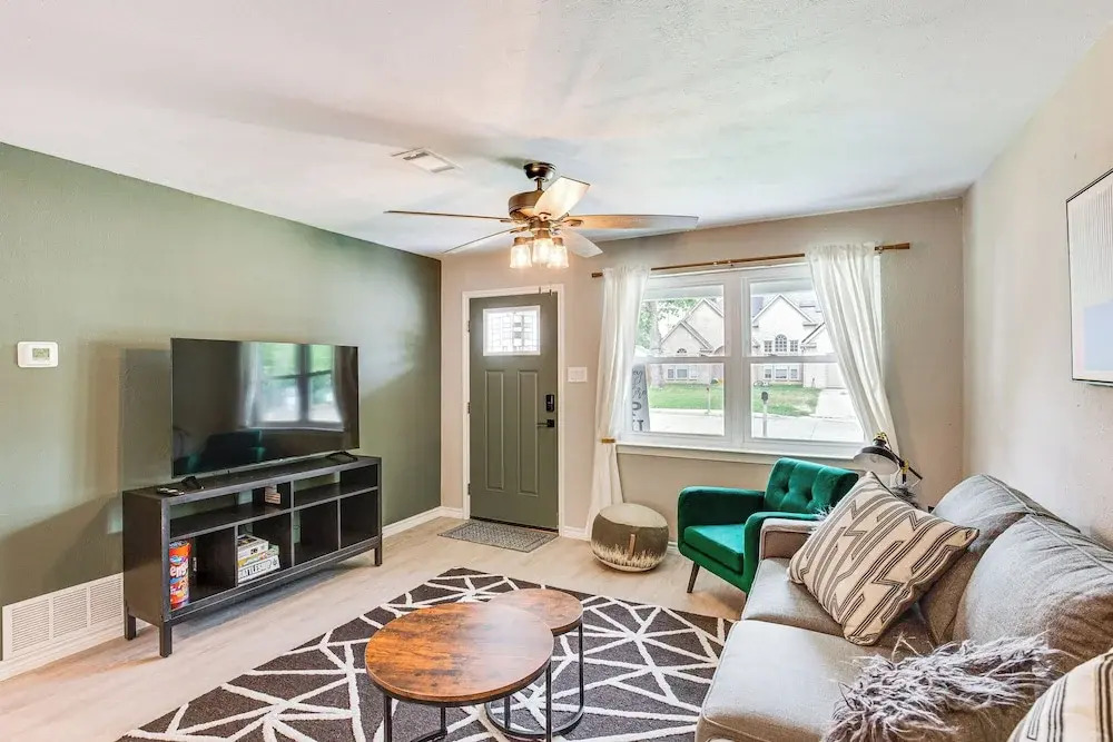 Walk to Lewisville Lake: Dog-friendly Texas Home