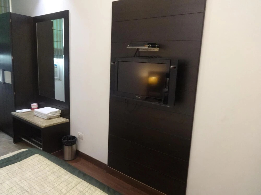 Hotel Chanchal Continental - New Delhi City Centre