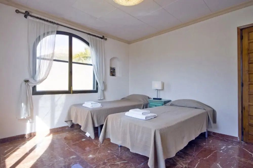 Villa - 4 Bedrooms with Pool and WiFi - 104982