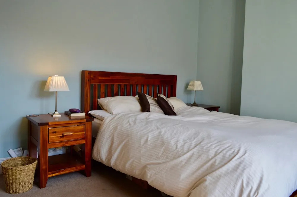 Charming 2 Bedroom House With Terrace
