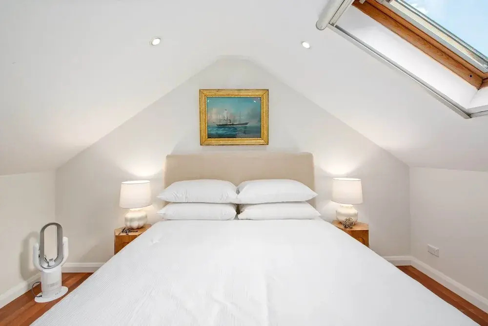 Stylish 2-bed House With Private Courtyard