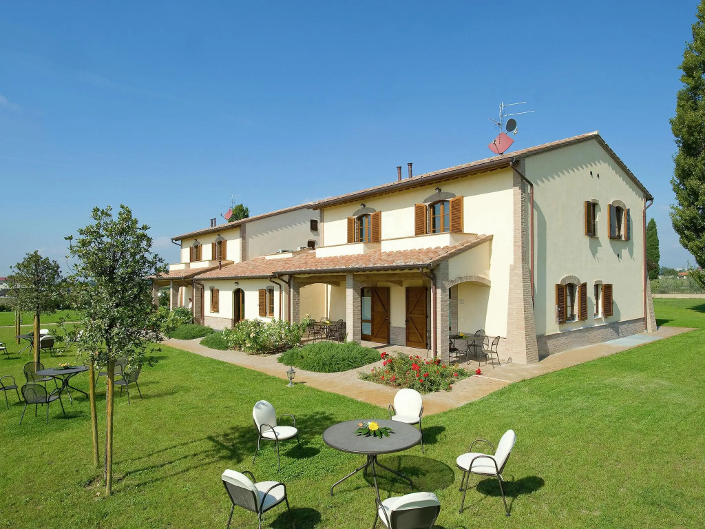 Villa in Cannara with Pool near Assisi