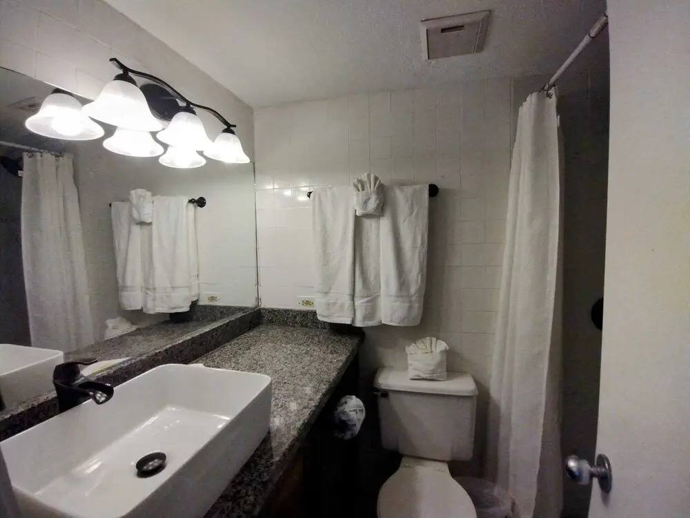 Landfall Towers 71 Minium 2 Bedroom Condo by RedAwning