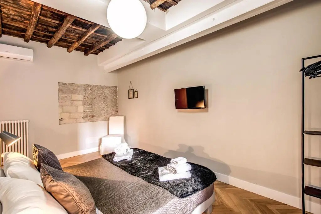 Trevi Fountain Superior 3 bdr apartment