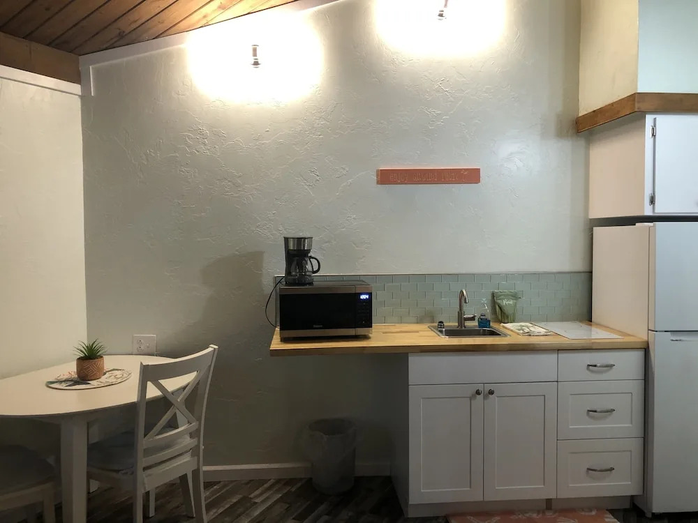 Kon Tiki Inn