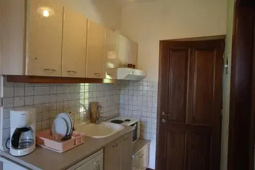 Elena Apartments & Studios