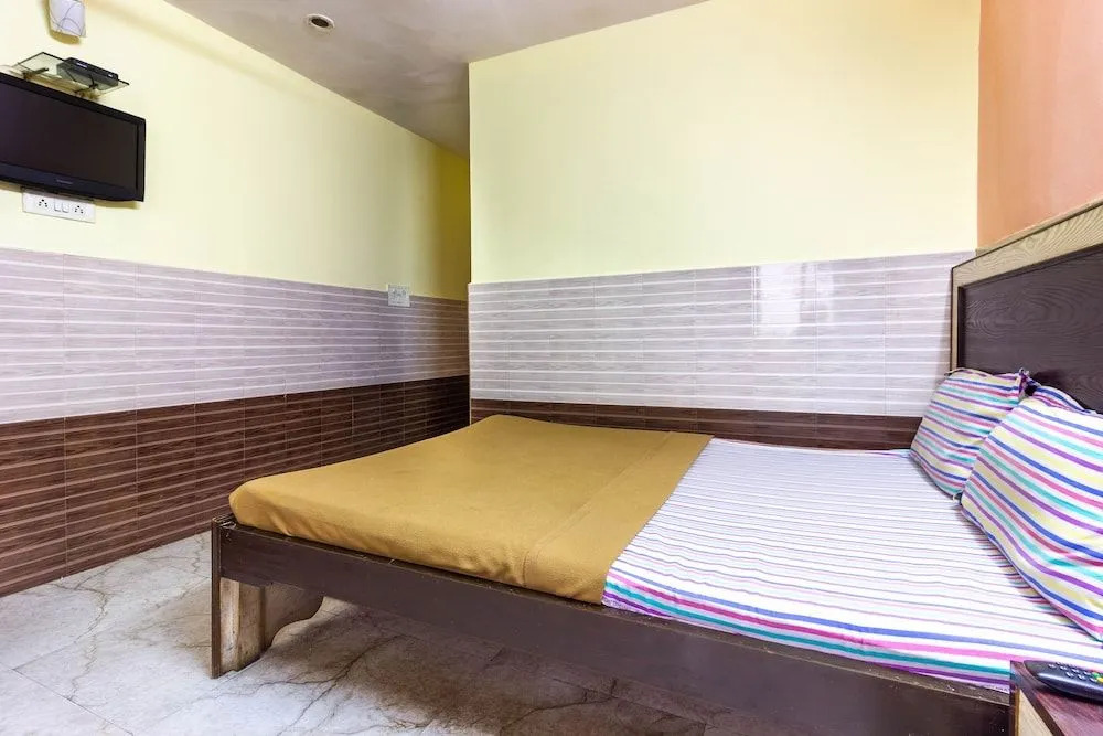 Spot On 46066 Hotel Azizia Residency