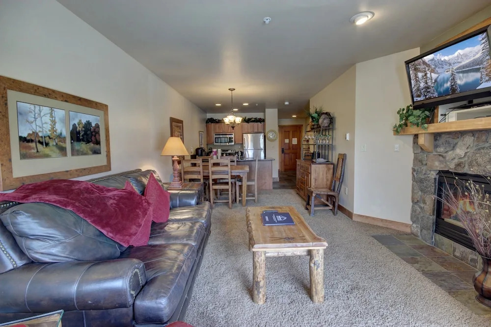 Red Hawk Lodge 2277