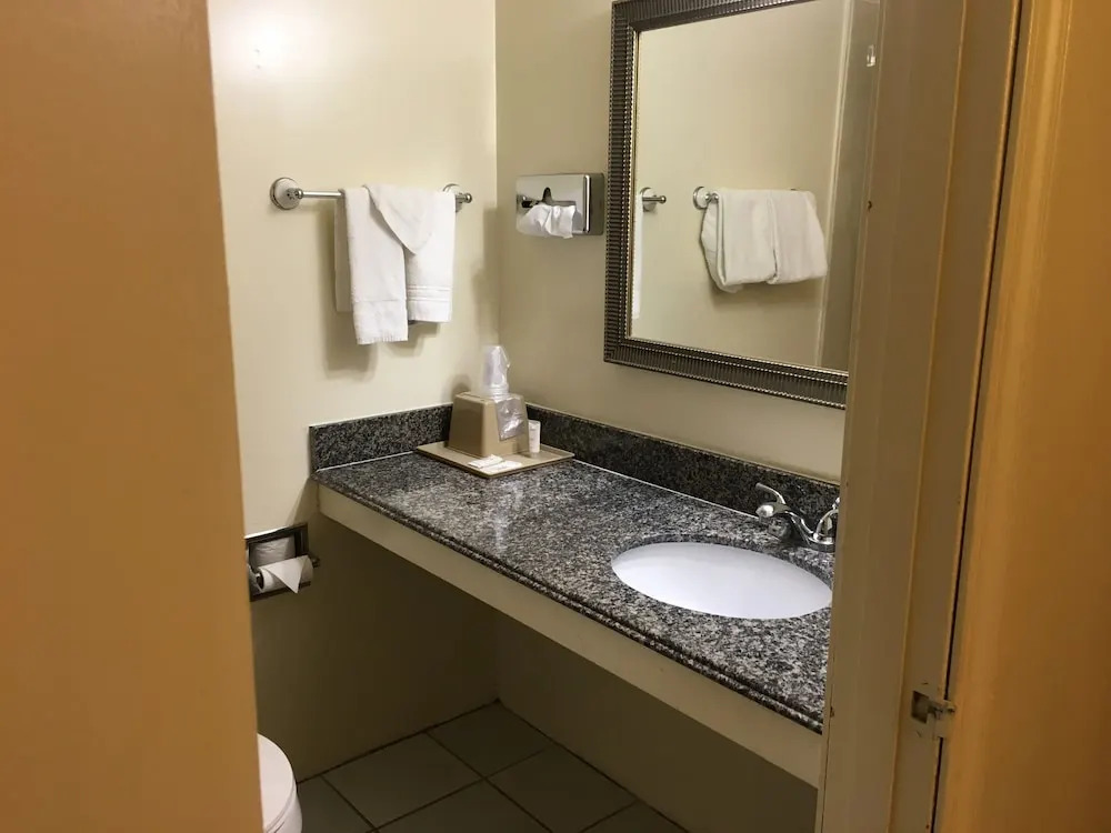 Big Spring Inn Madisonville