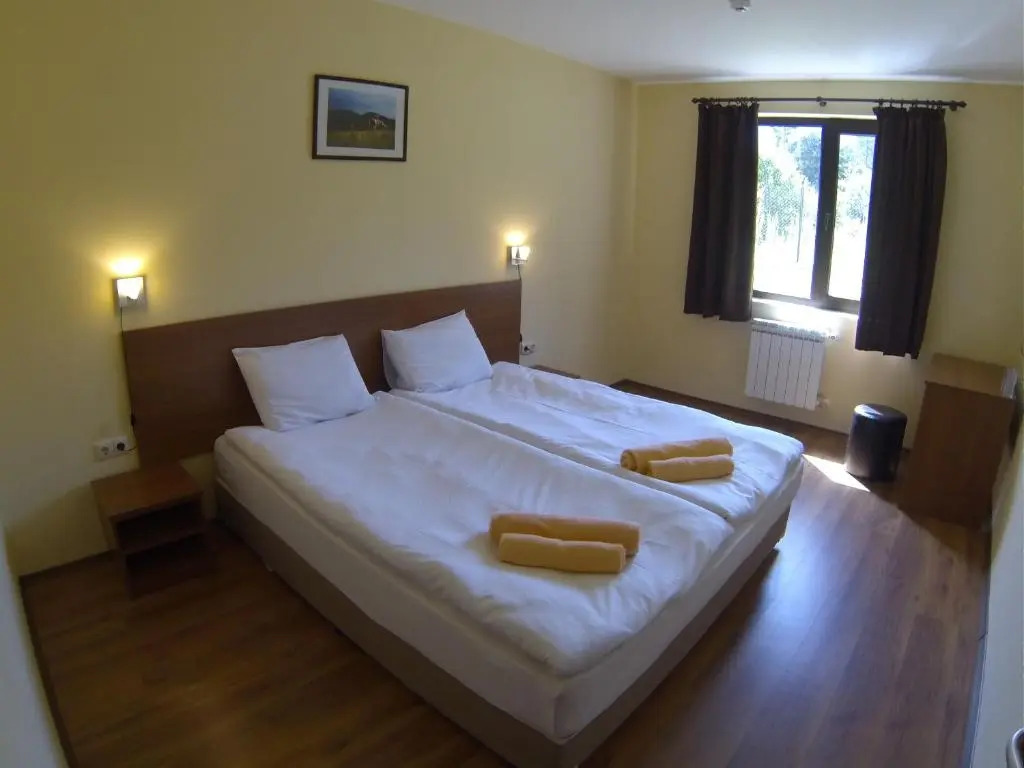 Rusaliite Adventure House