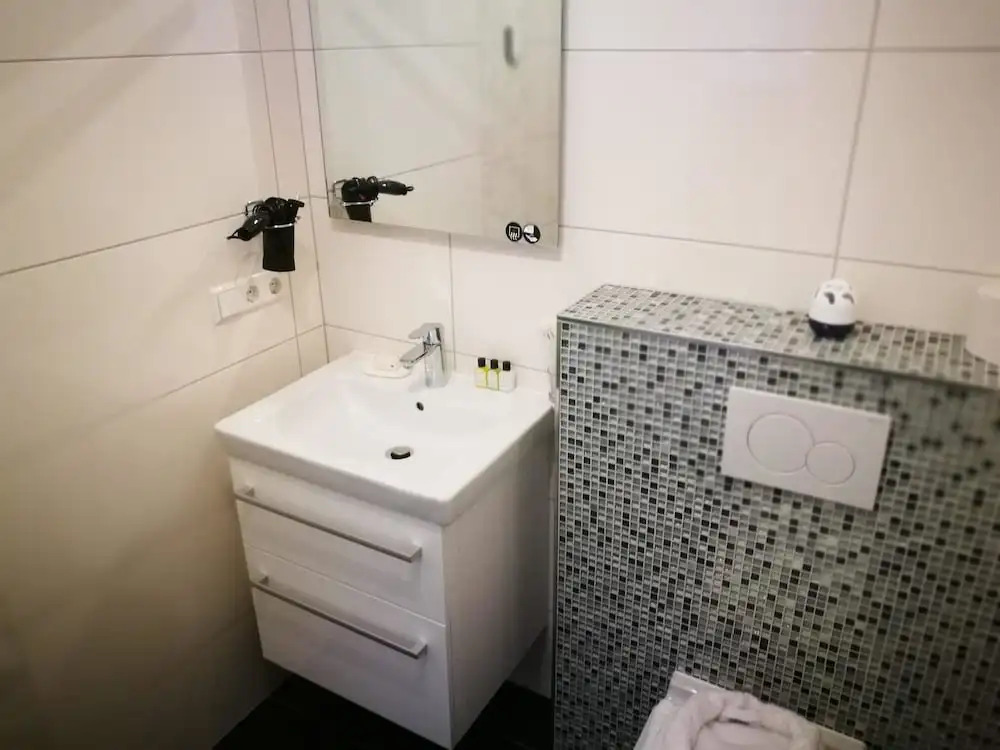 SHS Suite Home Sweet Strassen II