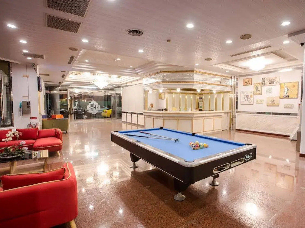 Mou Hotel Luchuan