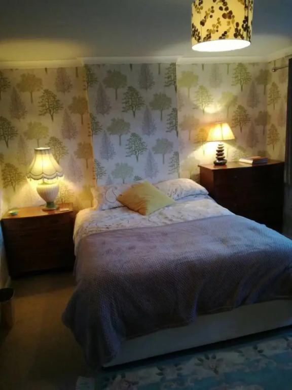 Flat - Sleeps 4 - Parking - Close to Airport