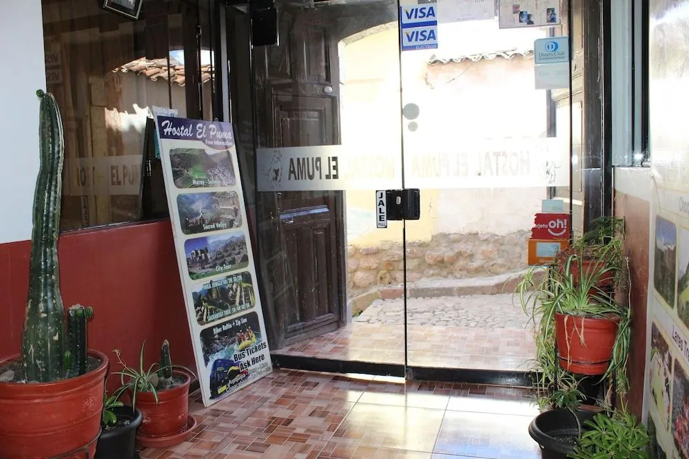 Apart y Hostal "El Puma"