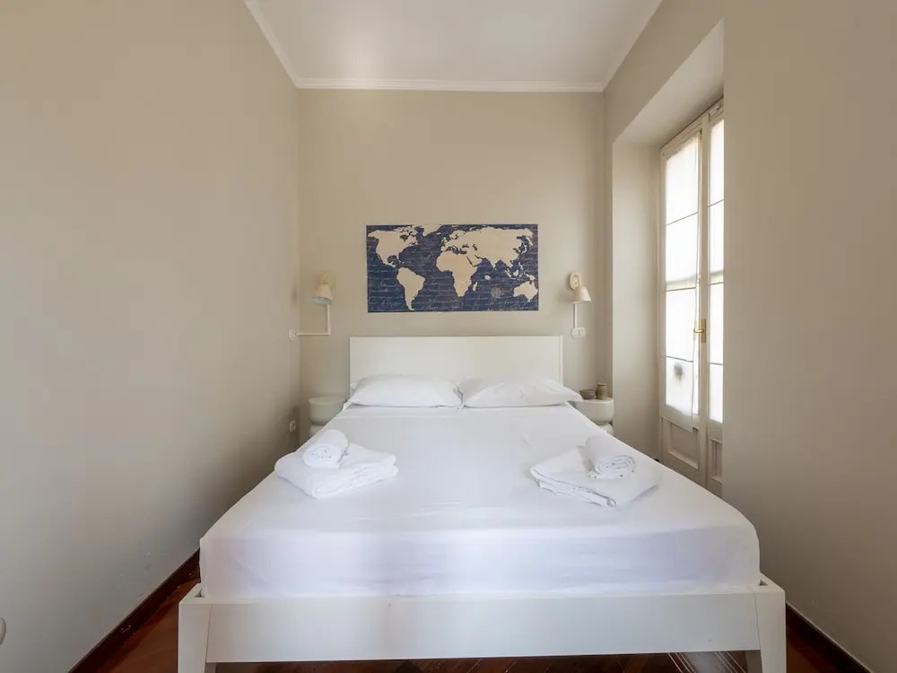 Corso Venezia - Elegant 1 BR apt With Shared Rooftop Terrace in the Heart of Milan