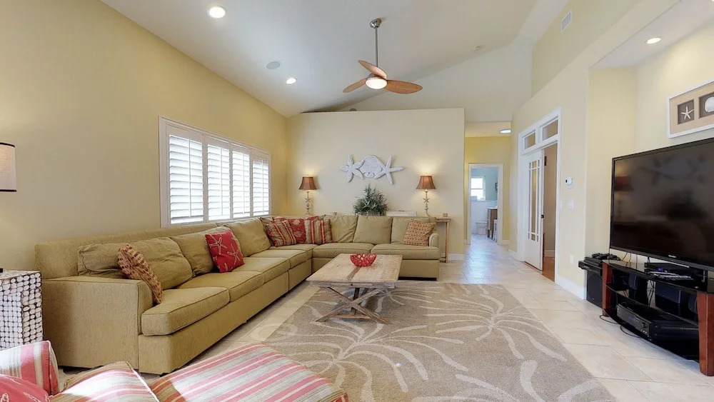 AMI Beach House Apartment 6