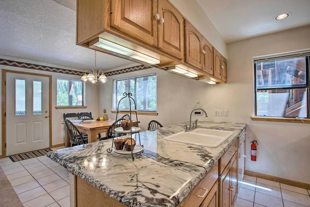Impressive Ouray Retreat w/ Patio, 1 Mi to Main St