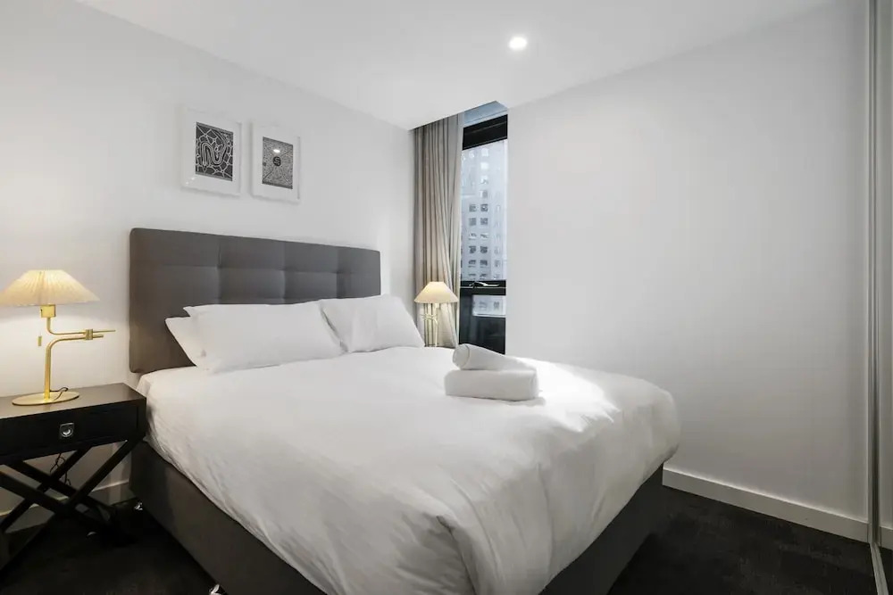 Sleek Southbank 2-bed Apartment With Balcony Views