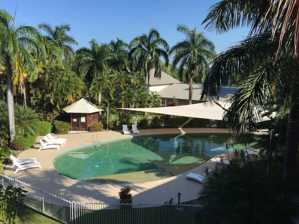Amokura By The Coral Sea