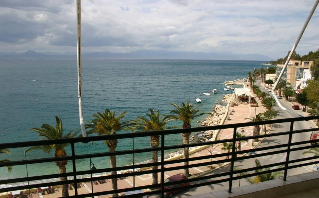 Petit Palais Hotel