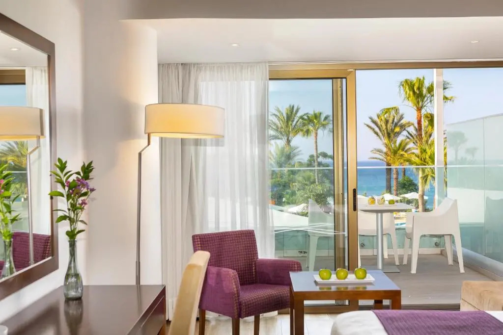Crystal Springs Beach Hotel