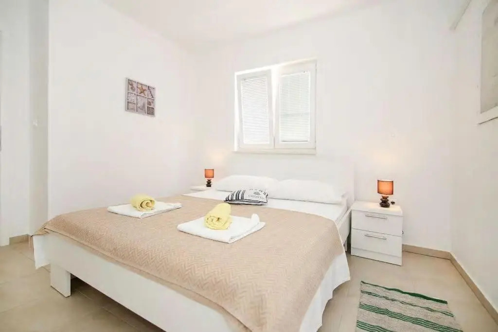 Mimice Bay Apartments