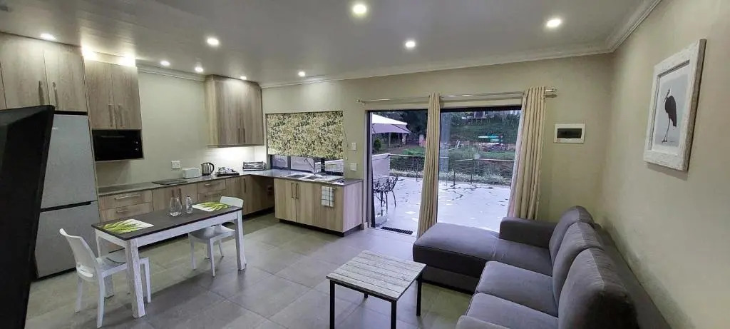 Studio 5 Churchill Lane Apartment