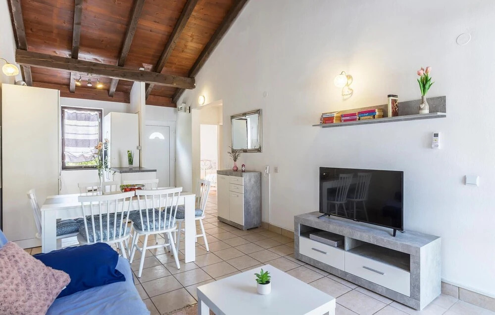 Stunning Home in Cervar Porat With Wifi and 2 Bedrooms