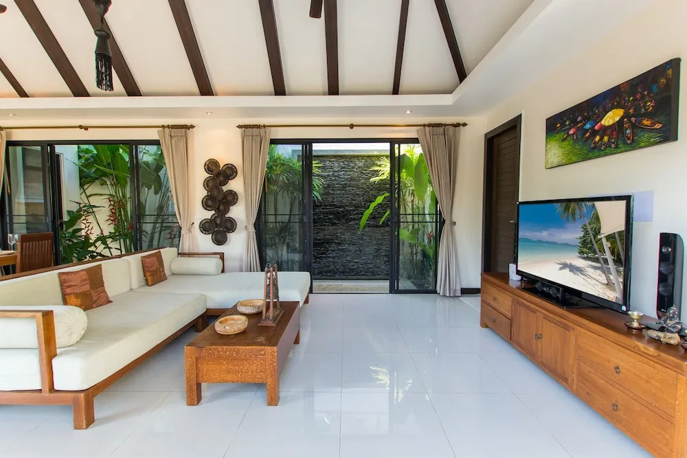 Tulip Pool Villa Luxurious Villa Escape Awaits