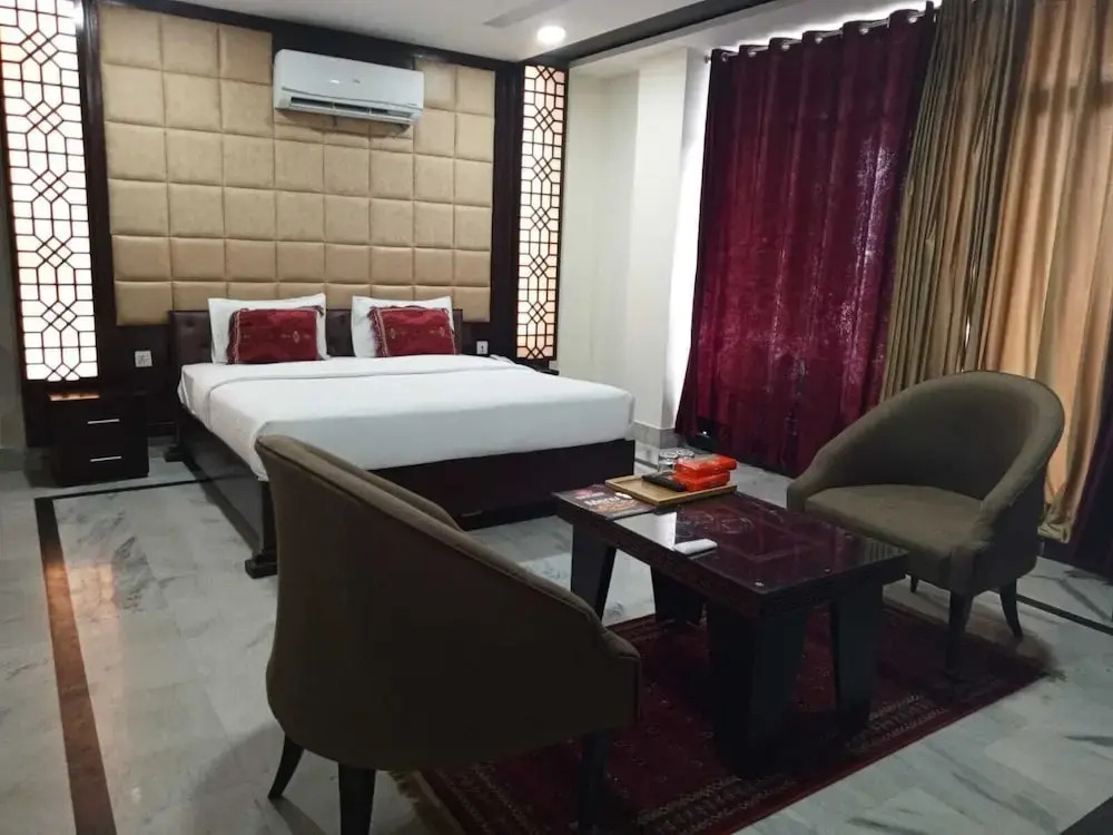 Babar Khan Hotel