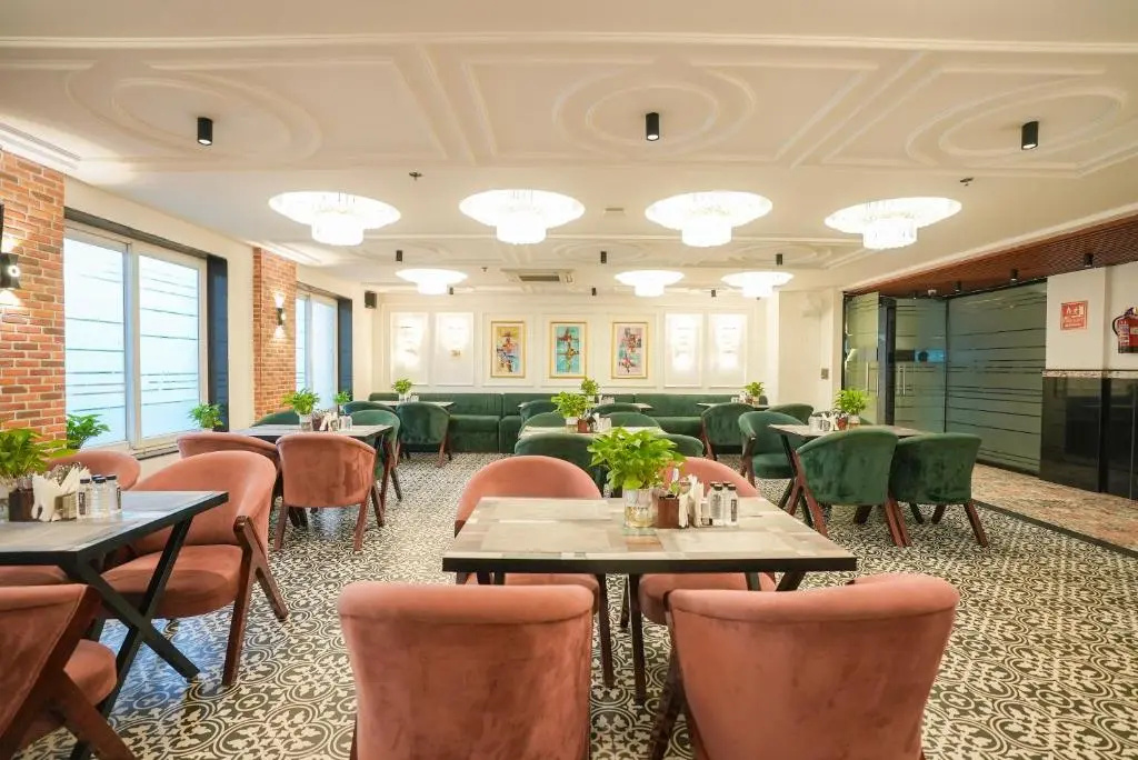 The Riverstone Inn - Near India Expo Centre and Mart