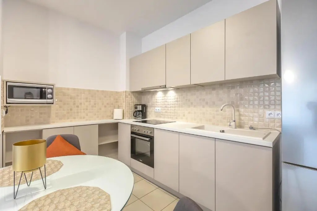 Tampa G Residence Mountain View Apartments