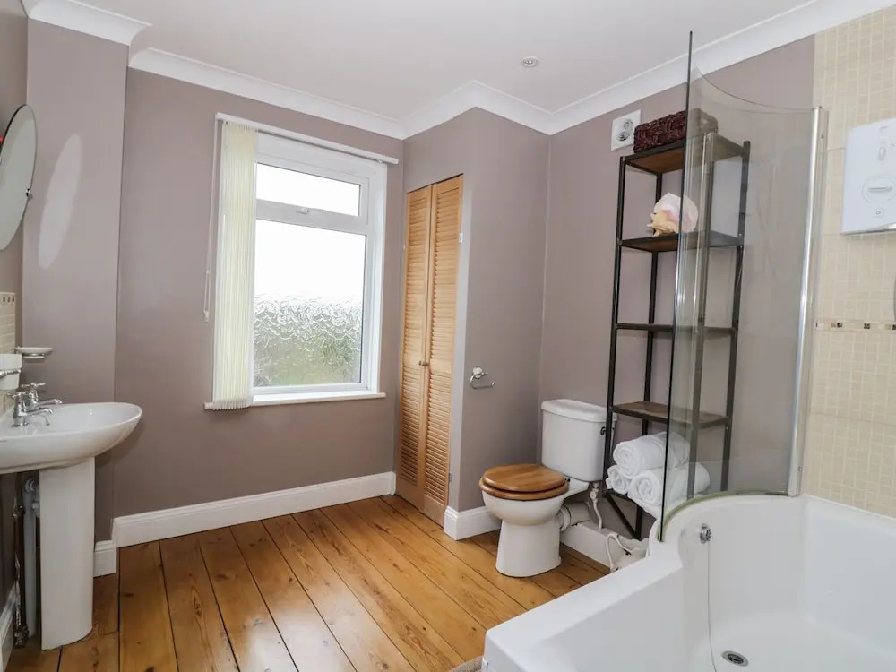 9 Oaklands Terrace