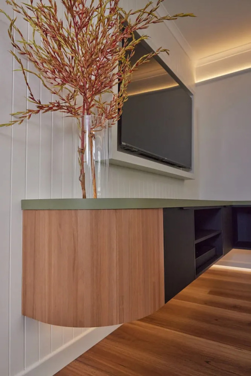 Seascape - Hosted by Burleigh Letting